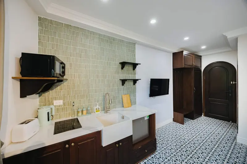 Đông — Full kitchen