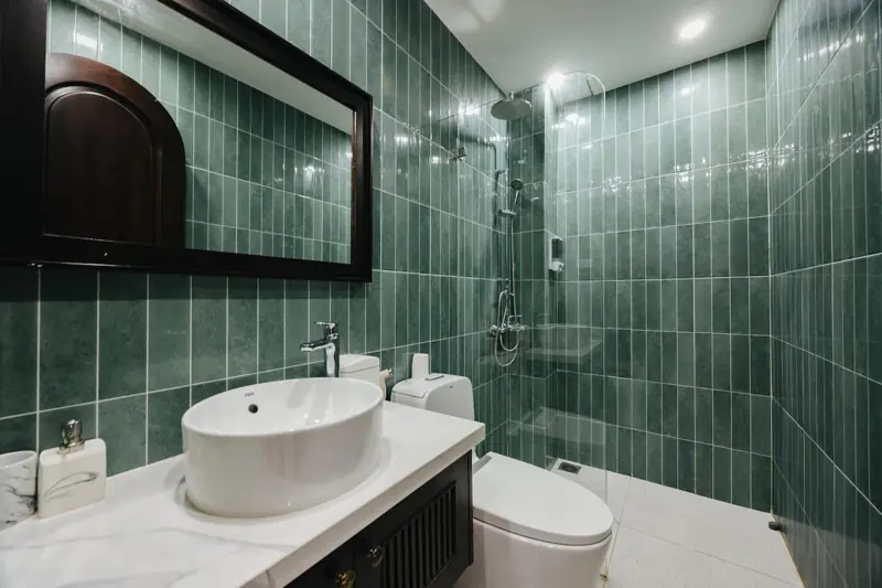 Đông — Full bathroom