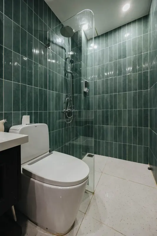 Đông — Full bathroom