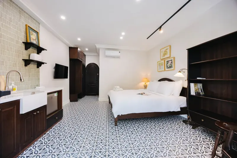 Thu — Bedroom