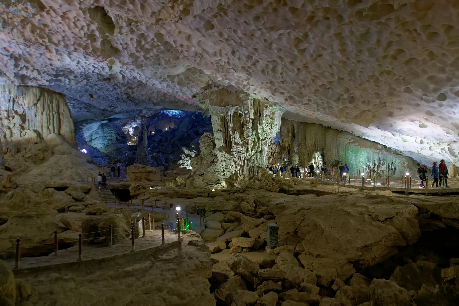 Sung Sot Cave
