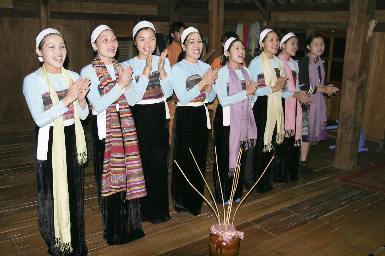 Dinner & bamboo dance