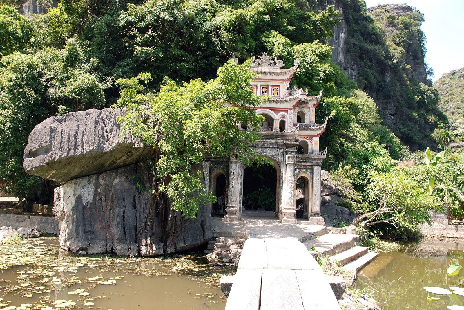Bich Dong Pagoda
